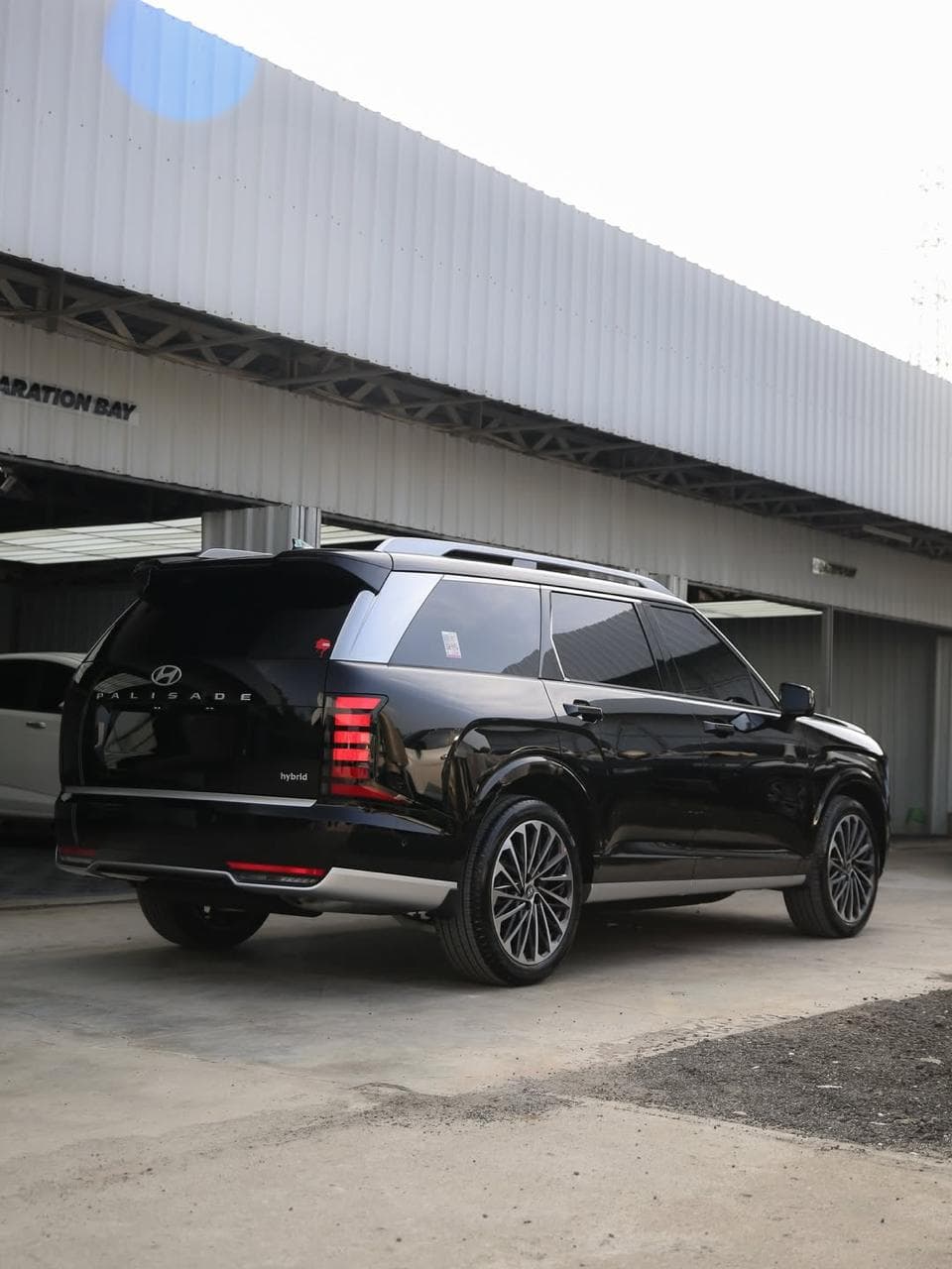 Thumbnail 2 of HYUNDAI PALISADE HEV